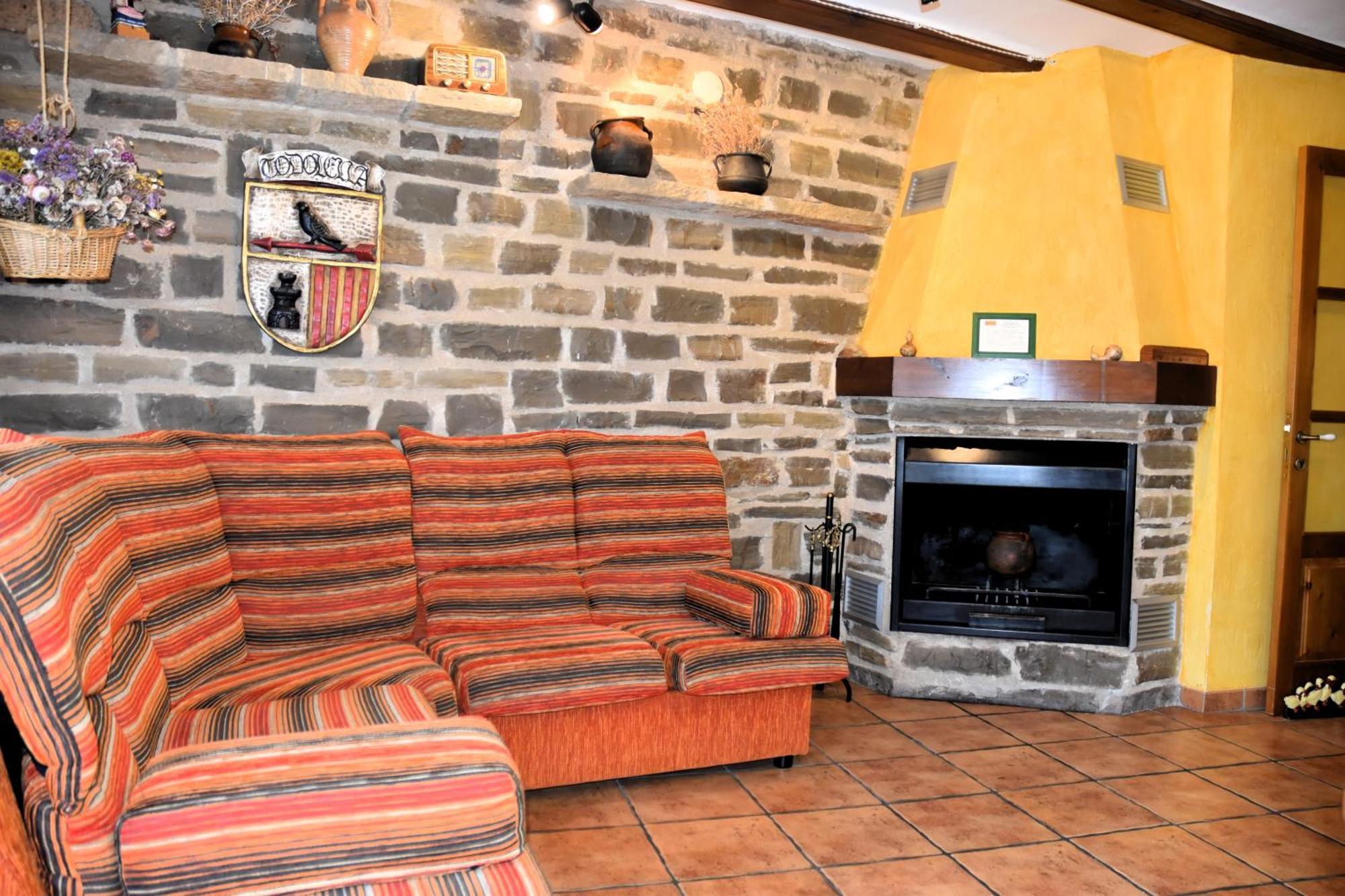 Casa Rural Nuri De Rei A Y B Todolella Экстерьер фото